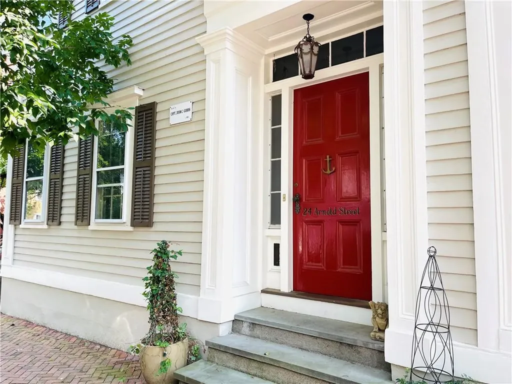 24 Arnold Street Providence RI 02906