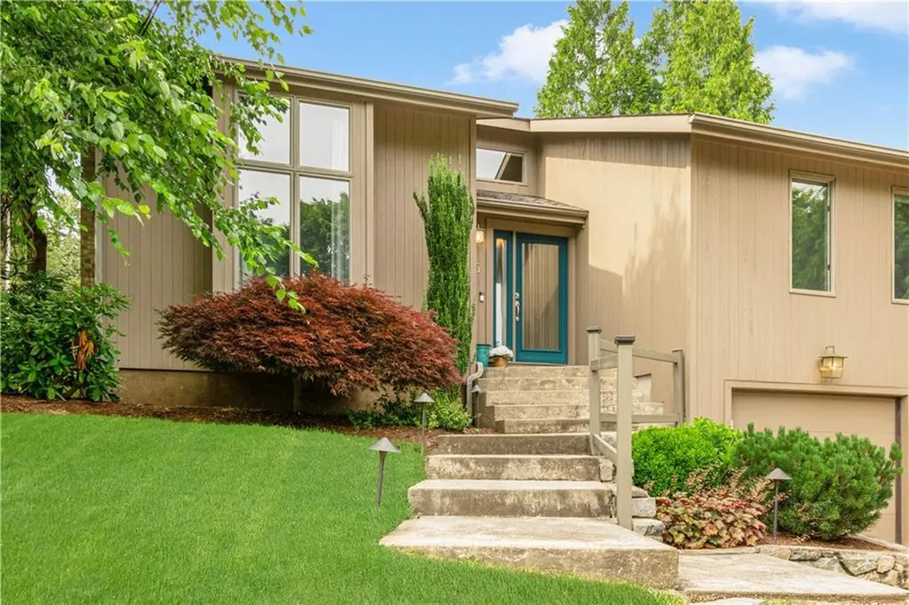 15 Raymond Street Lincoln RI 02865