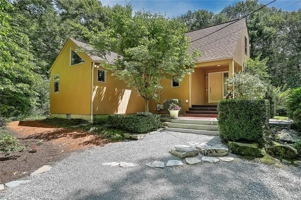 153 Howard Hill Road Foster RI 02825