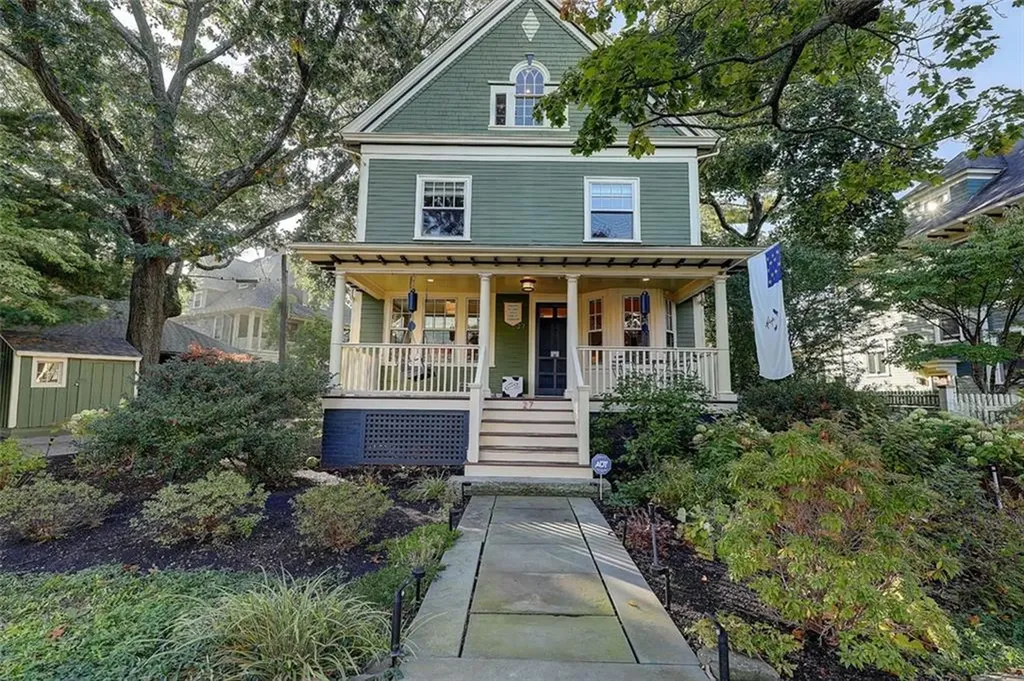 27 Rhode Island Avenue Providence RI 02906