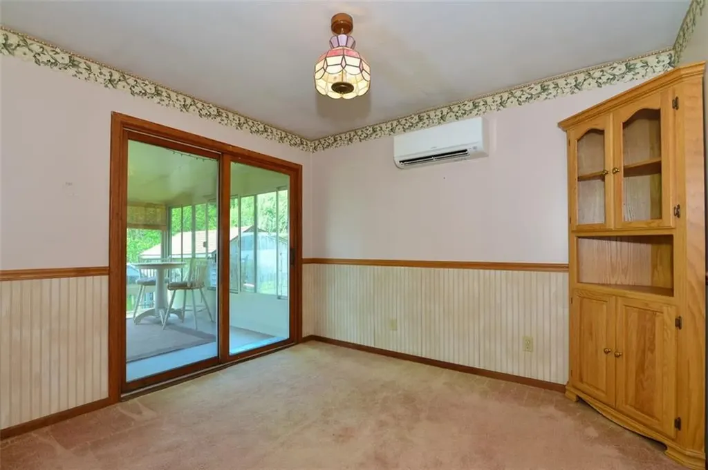 1031 Old Stafford Road Tiverton RI 02878