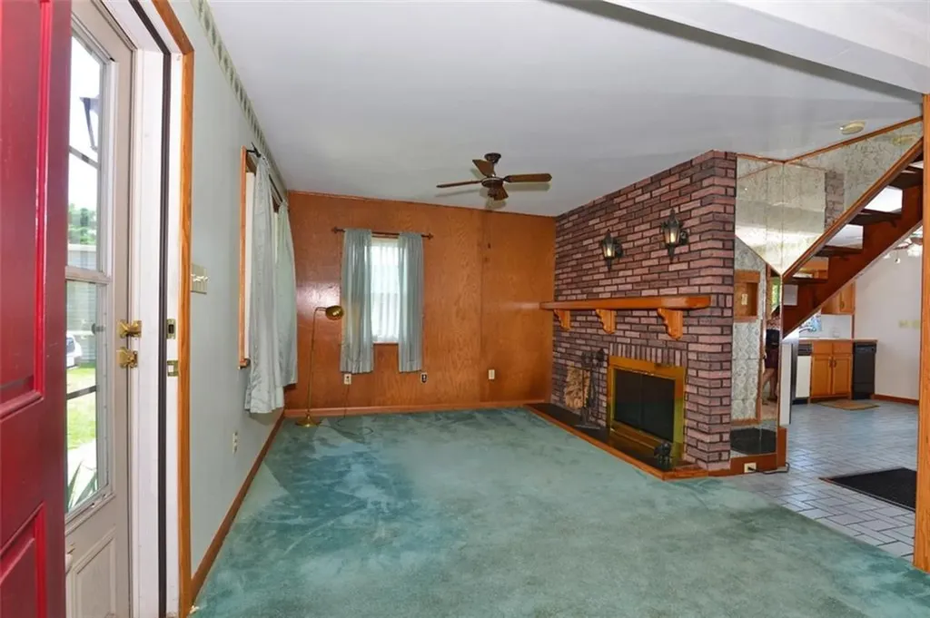 1031 Old Stafford Road Tiverton RI 02878
