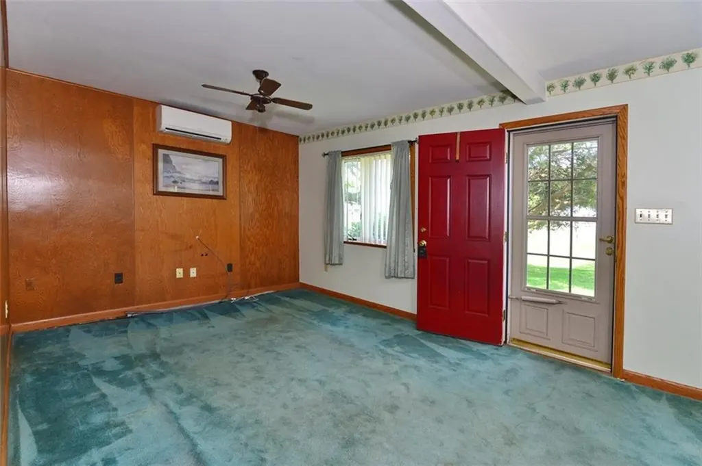 1031 Old Stafford Road Tiverton RI 02878