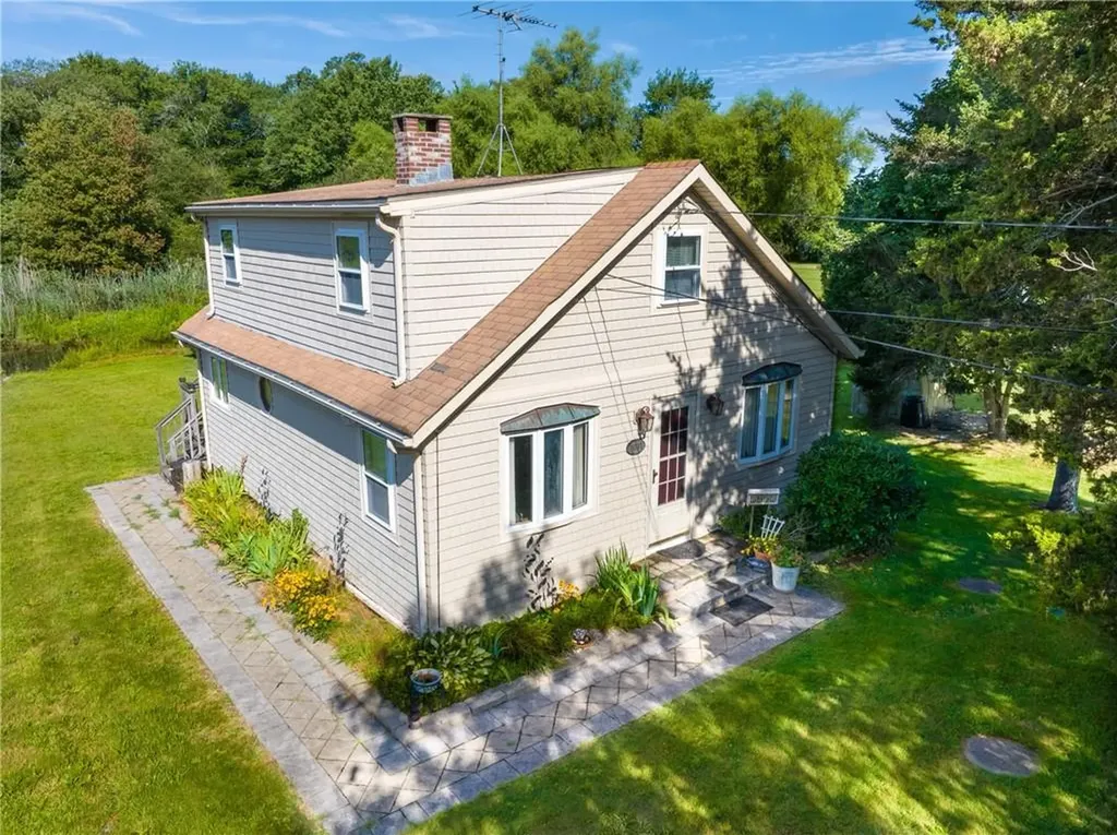 1031 Old Stafford Road Tiverton RI 02878
