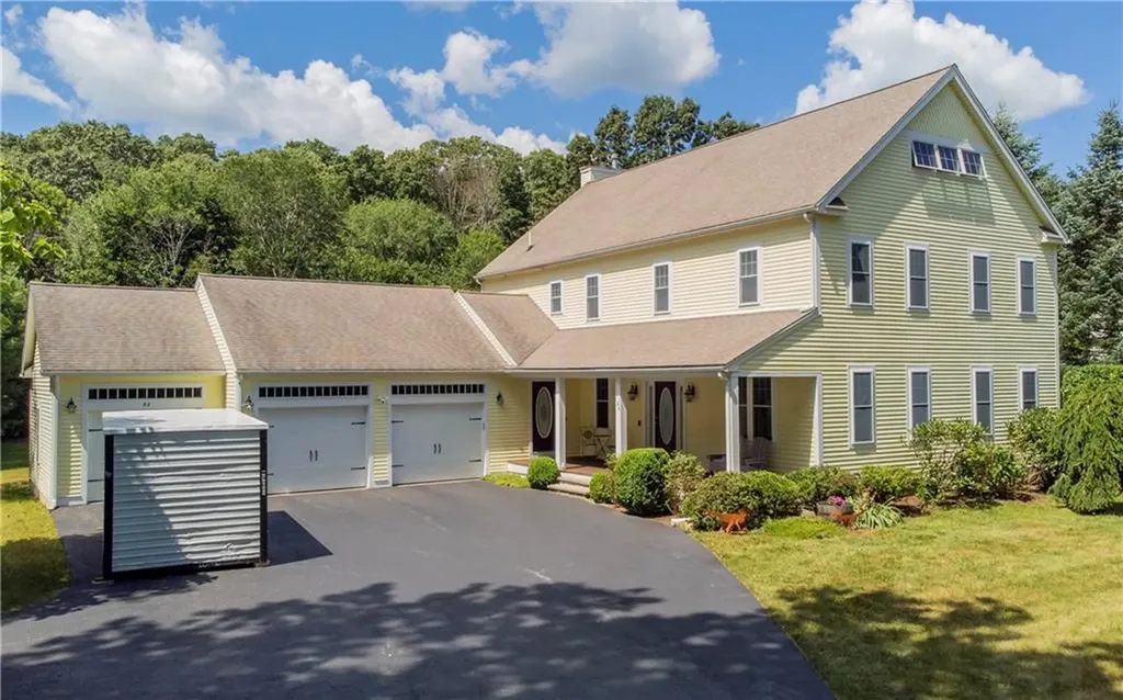 82 Hillside Road Cumberland RI 02864