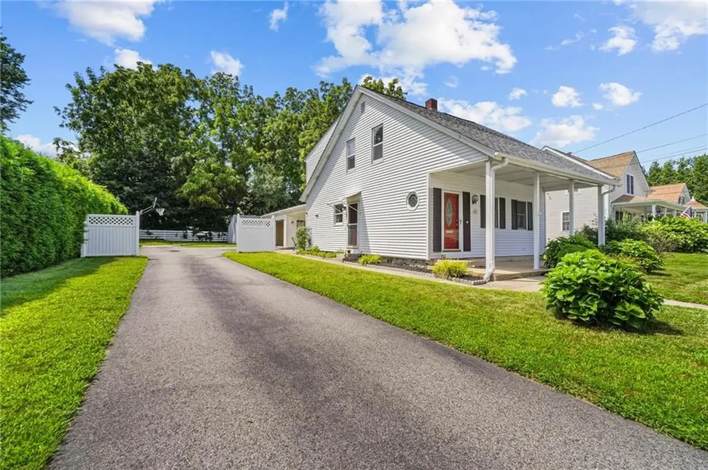 42 West Street West Warwick RI 02893