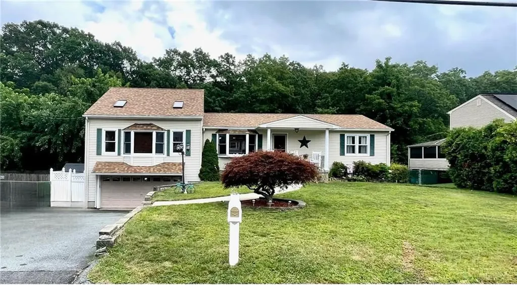 68 Jambray Avenue Warwick RI 02886