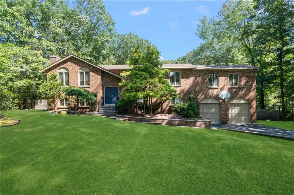 15 Beacon Hill Drive Warwick RI 02886