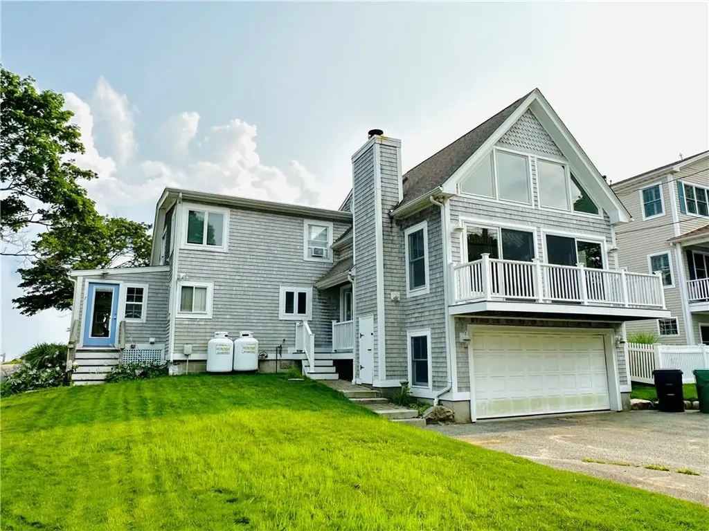 7 15th Avenue Warwick RI 02886