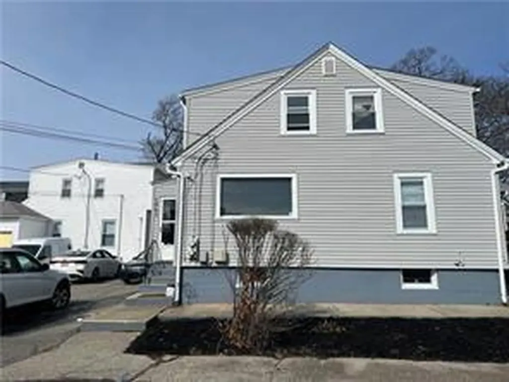 1579 Elmwood Avenue Cranston RI 02910