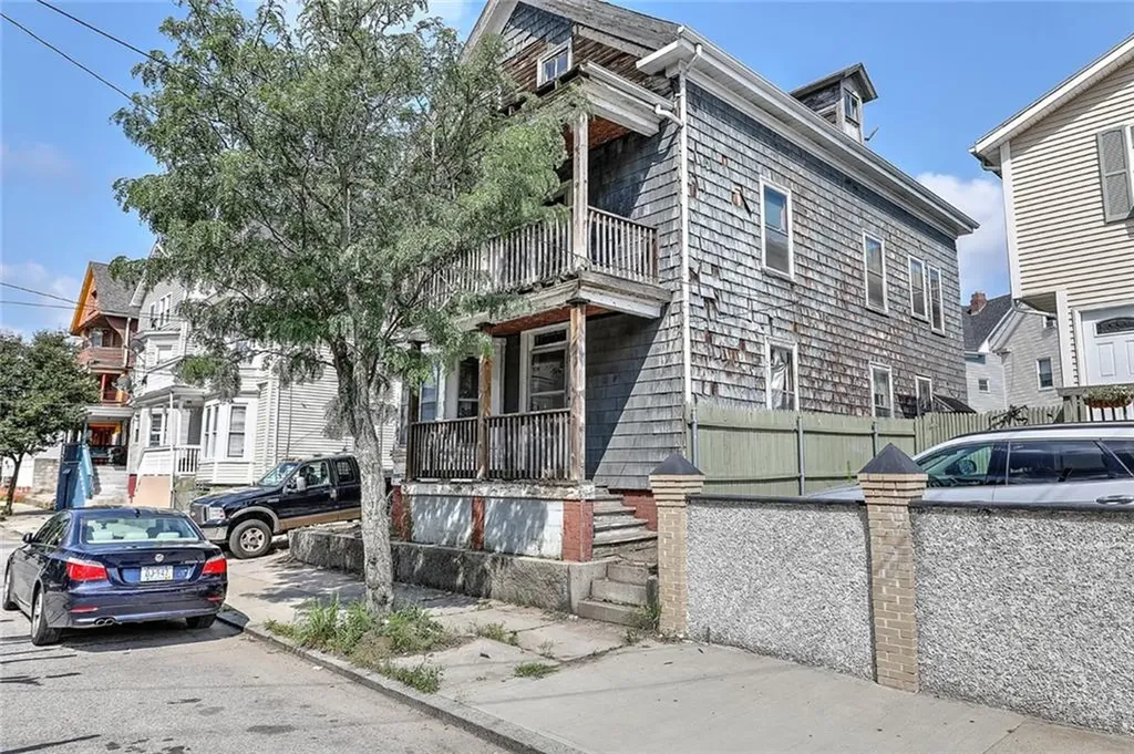 589 Public Street Providence RI 02907