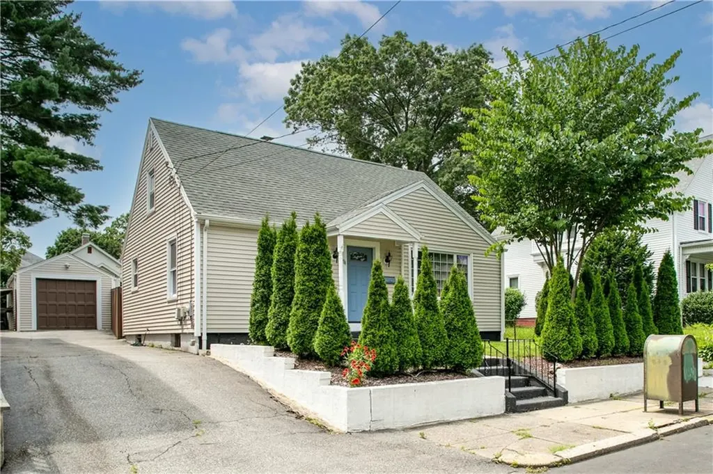 94 Pidge Avenue Pawtucket RI 02860