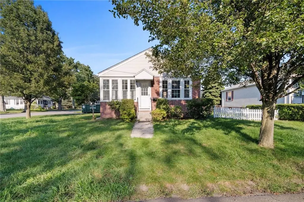 4 Catalpa Road Warwick RI 02889