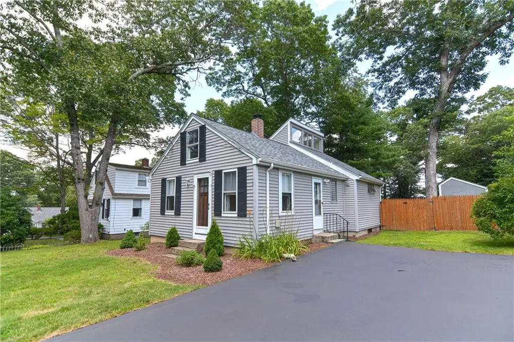 11 Bishop Hill Road Johnston RI 02919