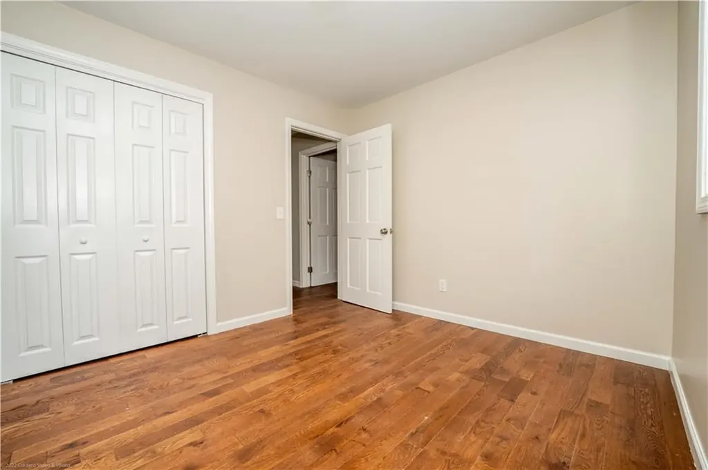 24 Bismark Avenue Tiverton RI 02878