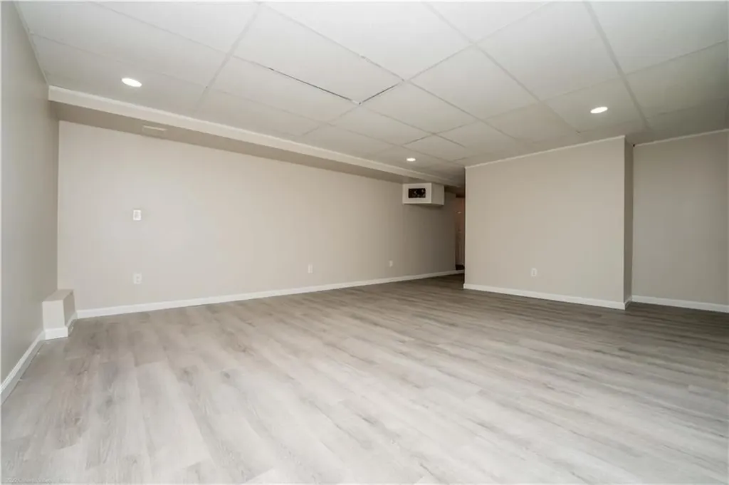 24 Bismark Avenue Tiverton RI 02878
