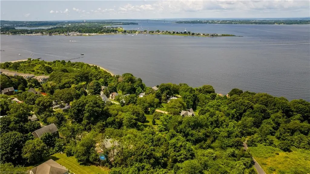 24 Bismark Avenue Tiverton RI 02878