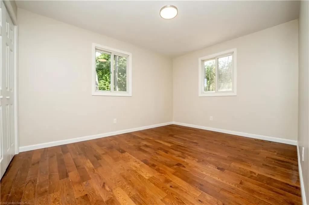 24 Bismark Avenue Tiverton RI 02878