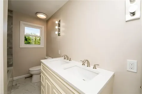 24 Bismark Avenue Tiverton RI 02878