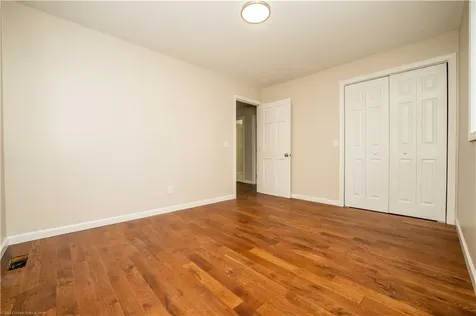 24 Bismark Avenue Tiverton RI 02878