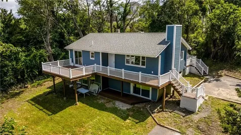 24 Bismark Avenue Tiverton RI 02878