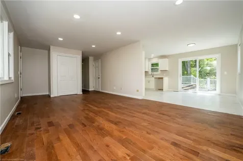 24 Bismark Avenue Tiverton RI 02878