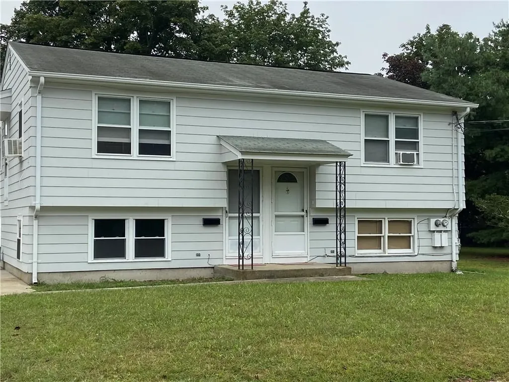 10 Bend Street Johnston RI 02919