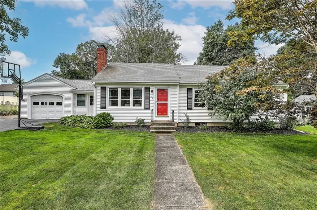 19 Scarborough Road Cumberland RI 02864