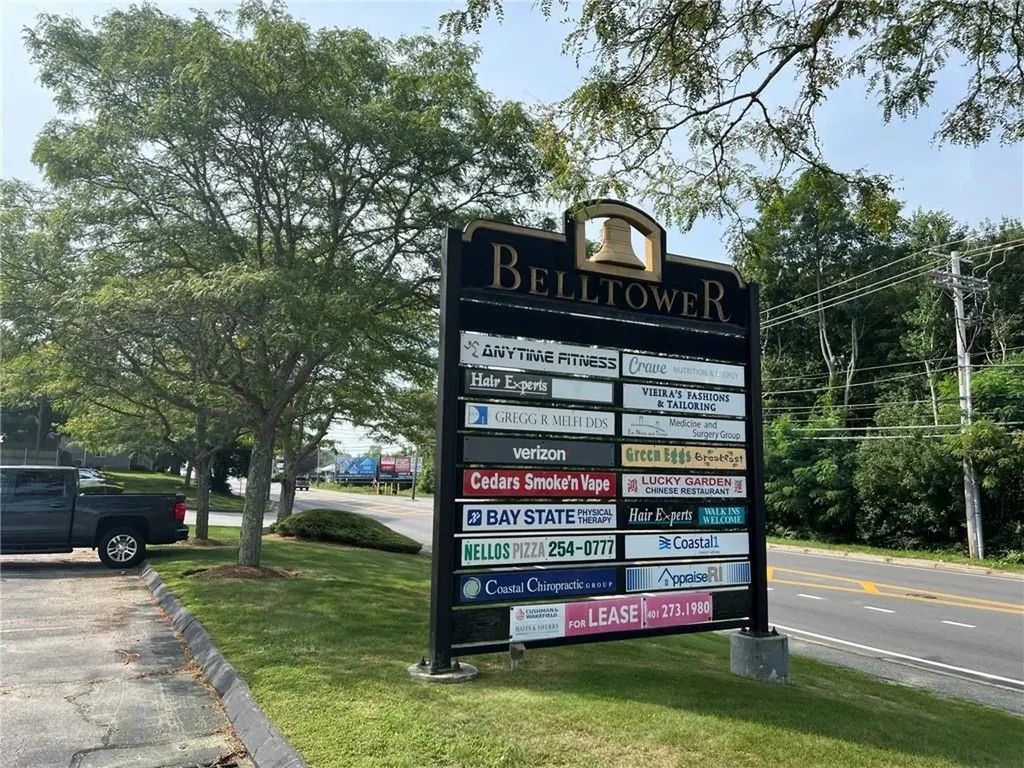 576 8a Metacom Avenue Bristol RI 02809