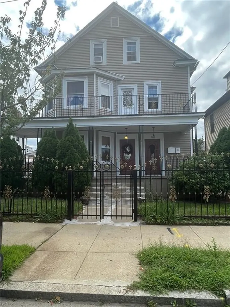 82 80 Sumter Street Providence RI 02907