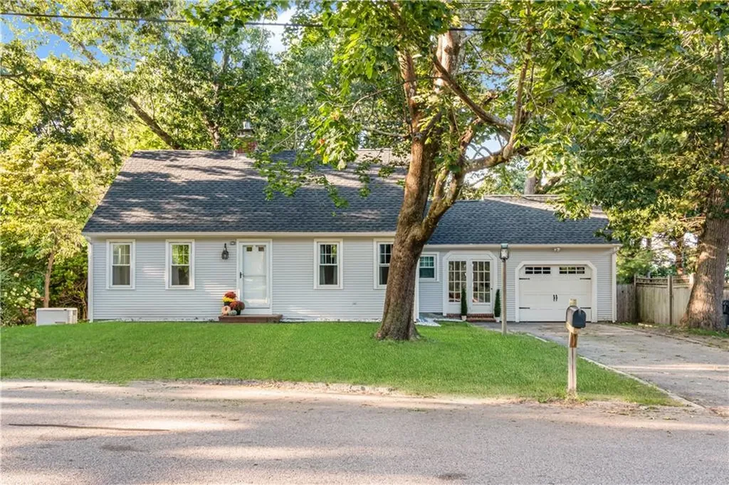 51 Quaid Lane Warwick RI 02886