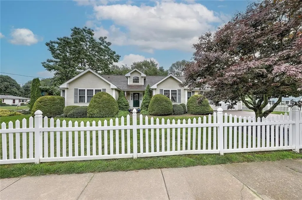 4 Spencer Court South Kingstown RI 02879