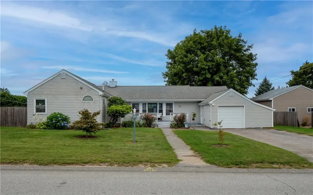 25 Arbor Terrace Tiverton RI 02878