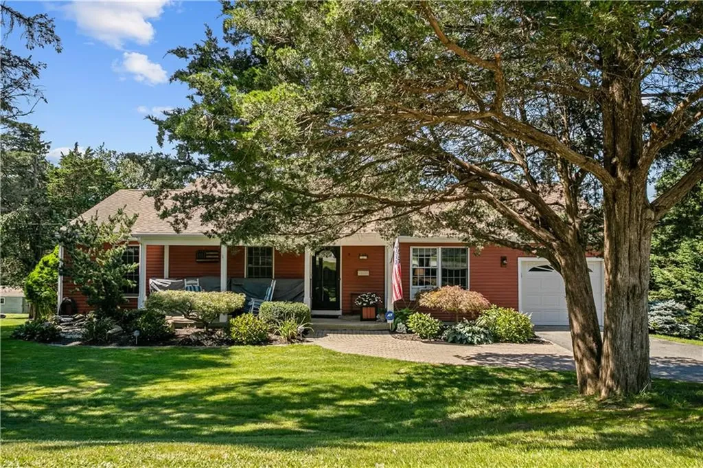 15 Lewis Street Tiverton RI 02878