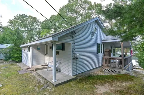 490 Courthouse Lane Burrillville RI 02859