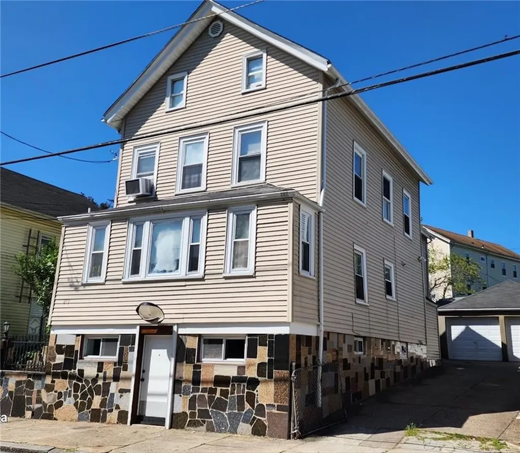 213 Pleasant Street Pawtucket RI 02860