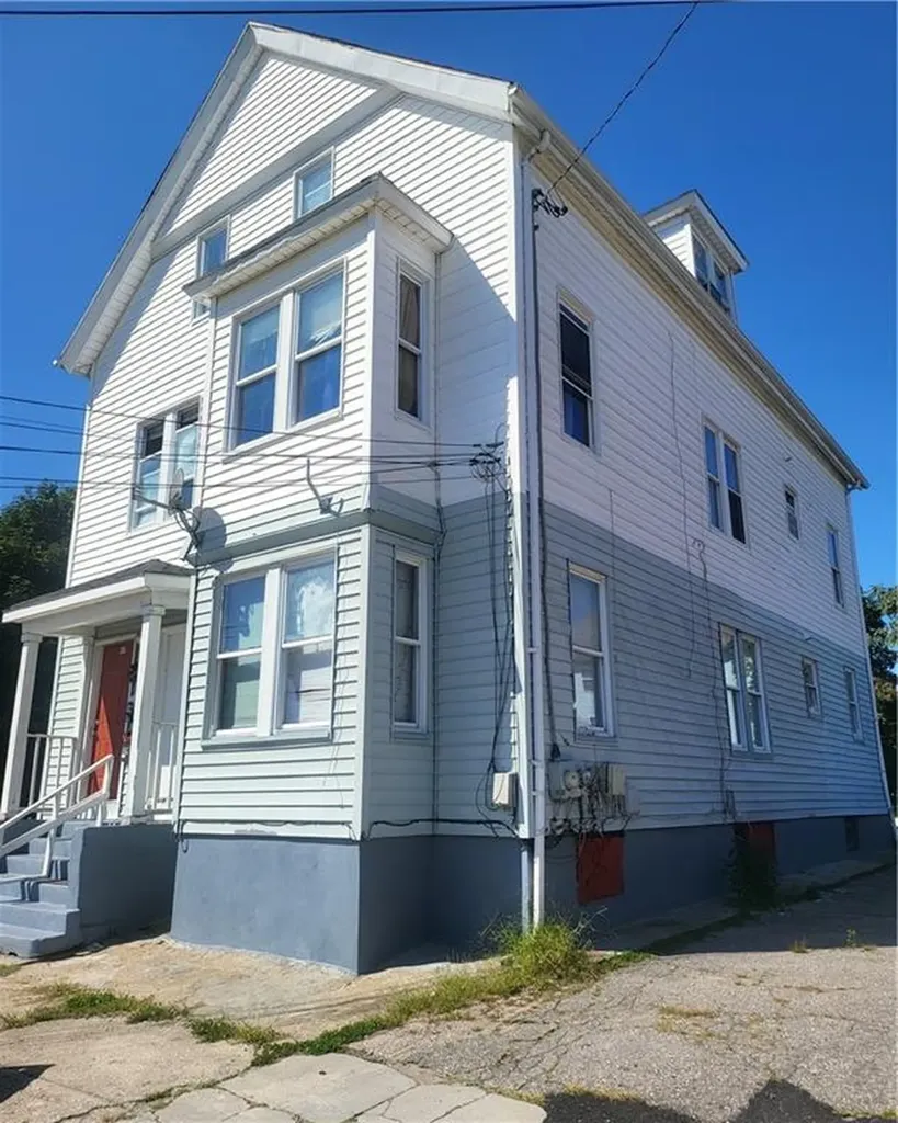 95 Burnett Street Providence RI 02907