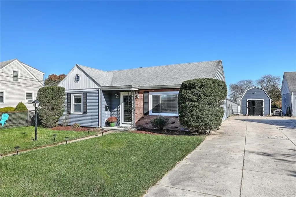7 S Fairview Street Johnston RI 02919