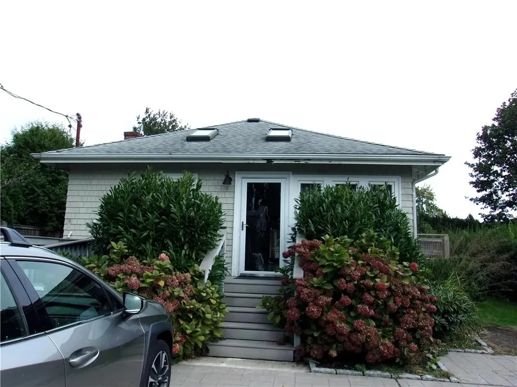 39 Renfrew Avenue Middletown RI 02842