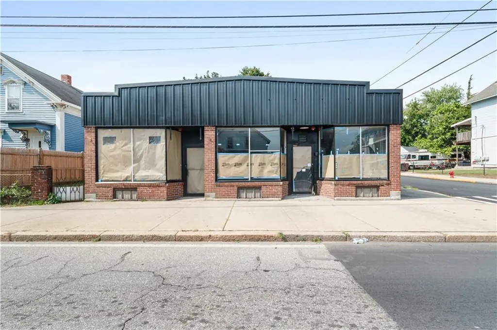 373 Providence Street Woonsocket RI 02895