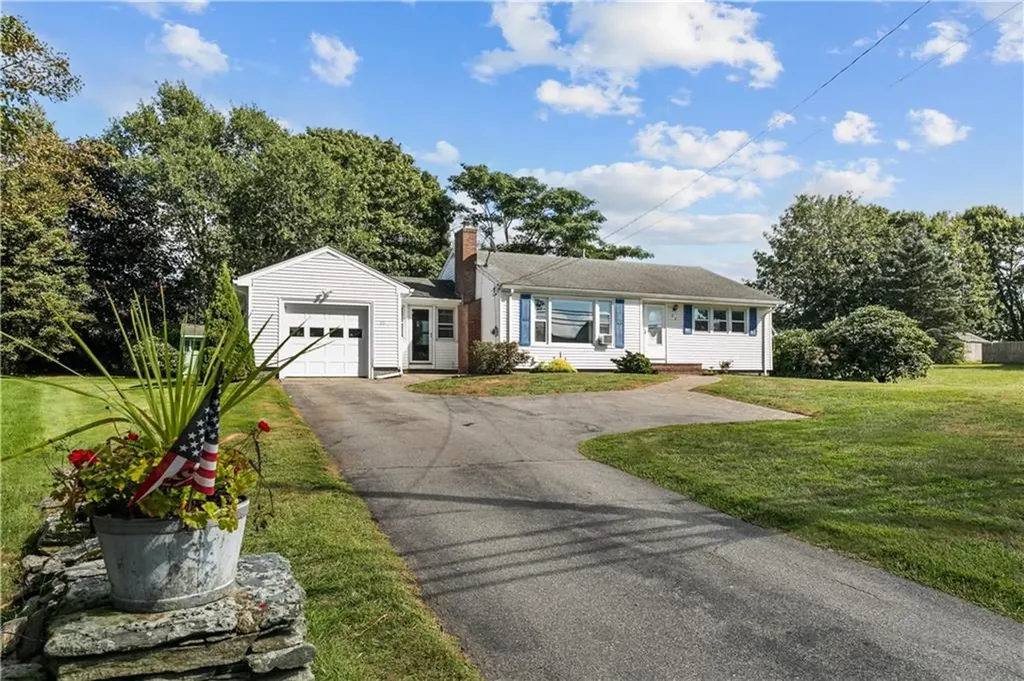 88 Middle Road Portsmouth RI 02871