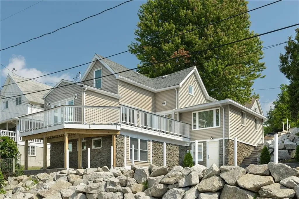 286 Riverside Drive Tiverton RI 02878