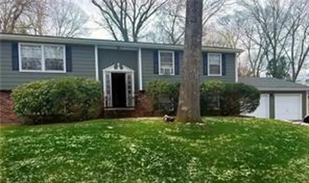 140 Westwood Drive East Greenwich RI 02818