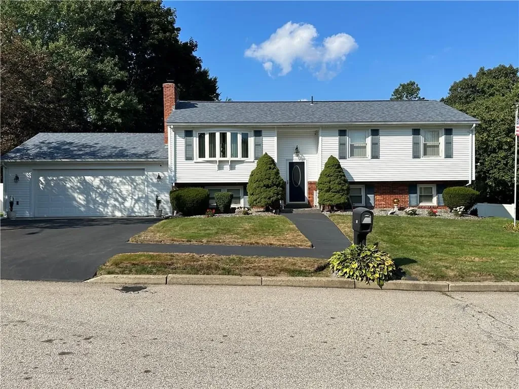90 Verdant Drive Cranston RI 02920