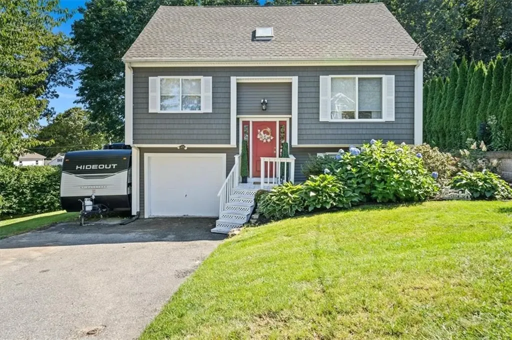 10 Sunview Street Lincoln RI 02865