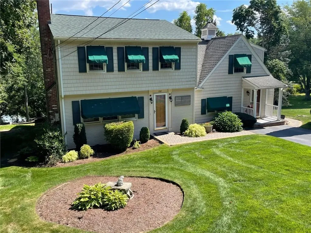 725 Smithfield Road North Providence RI 02904