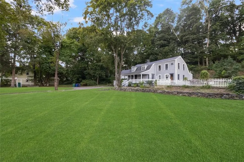 4019 Post Road Warwick RI 02886