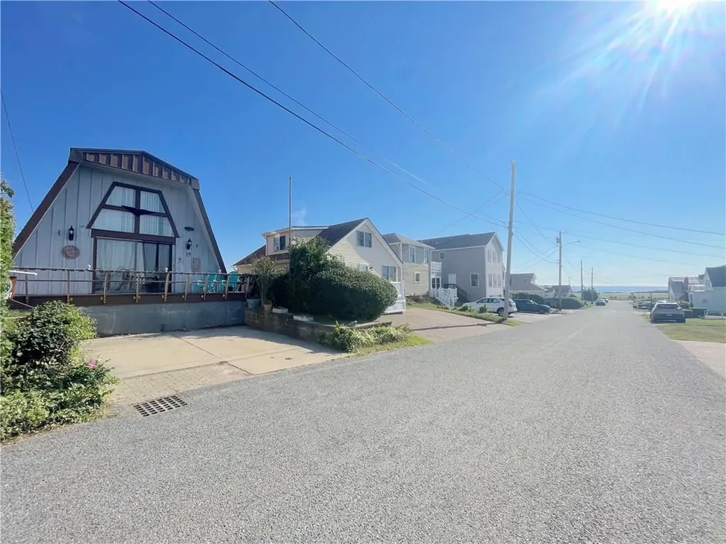 19 Greenbrier Road Narragansett RI 02882