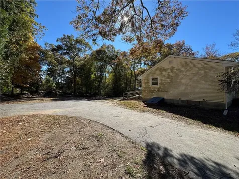 126 Alton Bradford Road Hopkinton RI 02808