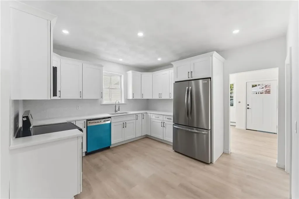 26 Alto Street Cranston RI 02920